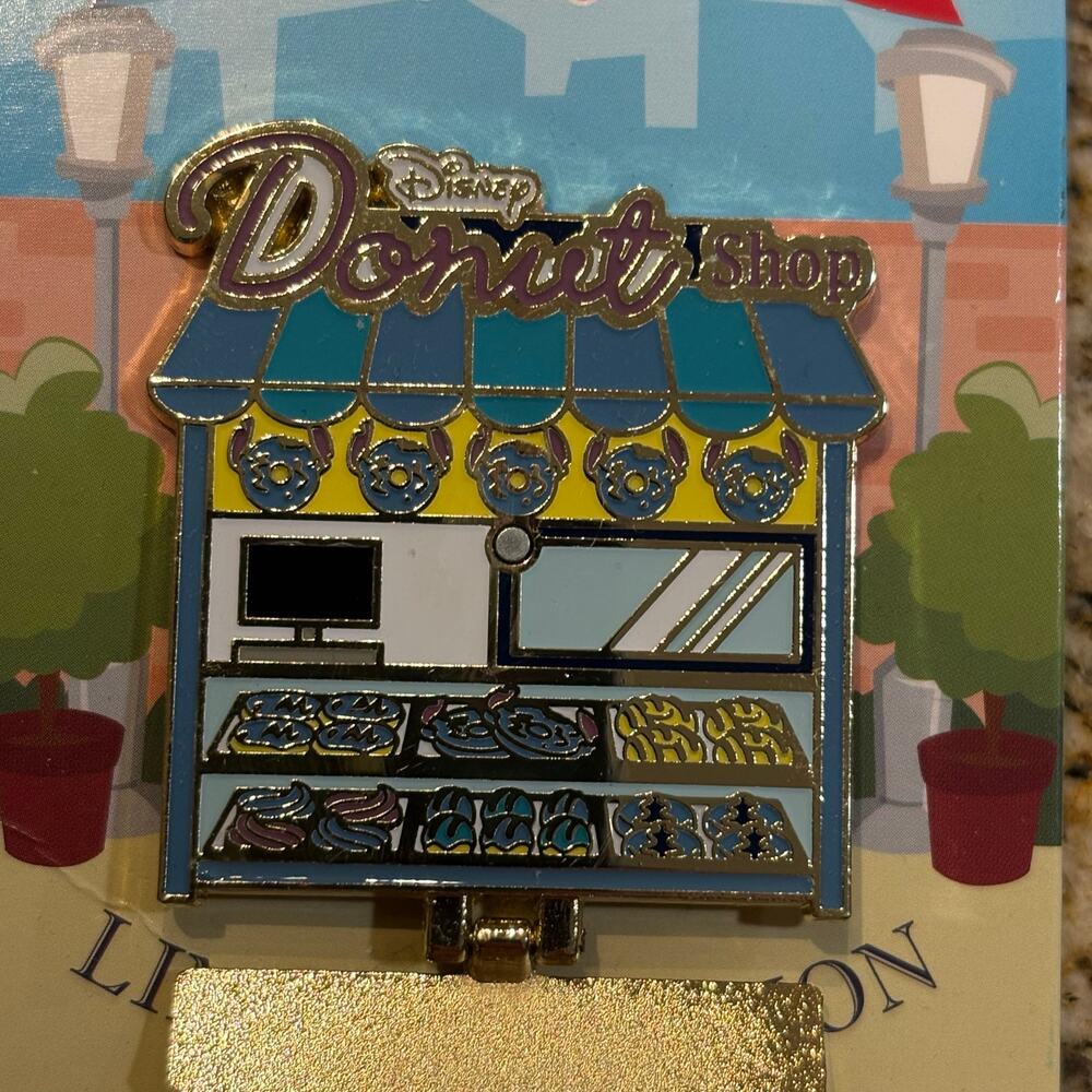 Disney Donut Shop Stitch Limited Edition Pin on Original Card 2018 LE - Picture 3 of 5
